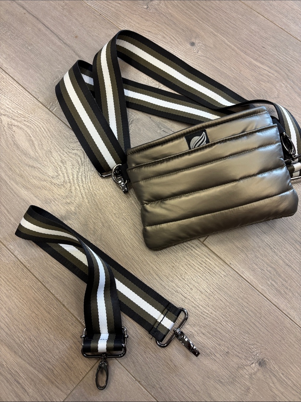 Think Royln pearl quilted Crossbody Bag - Picture 6 of 7